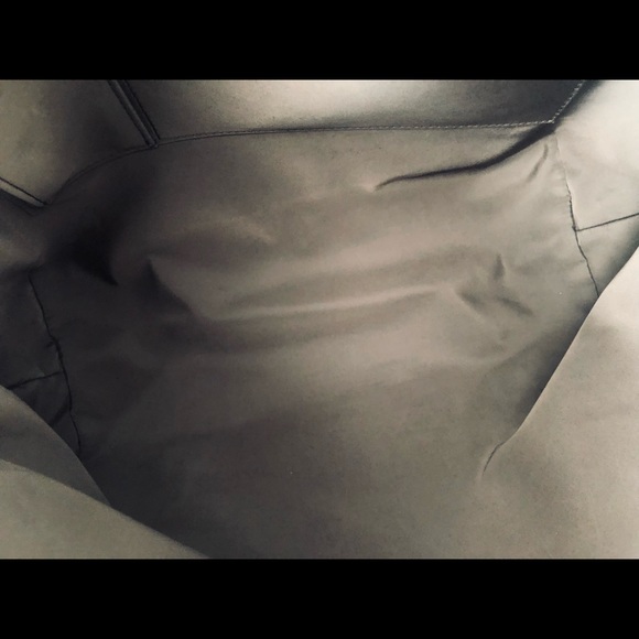 Authentic Louis Vuitton Loup Noir Canvas Messenger.Like new.Excellent condition. - Picture 9 of 14